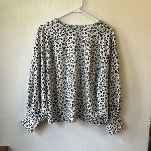 Women’s Nine West dress shirt.